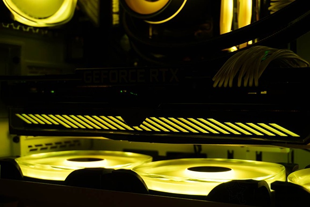 打造超炫酷黃色燈效主機,銳龍R7 5800X配RTX3070裝機配置單+圖賞