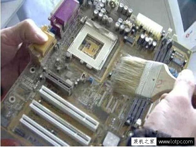 臺式電腦無法開機怎么辦？電腦開機后屏幕黑屏沒反應無信號解決方法