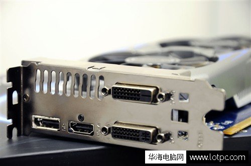 影馳GTX750 Ti 黑將背面接口