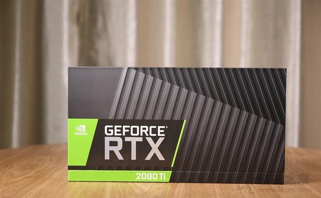 NVIDIA GeForce RTX2080Ti顯卡開箱圖賞 沒看錯這就是煤氣灶！