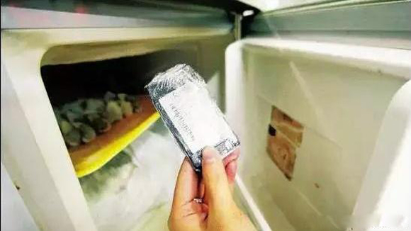 手機電池不耐用怎么辦 教你手機正確的充電方式