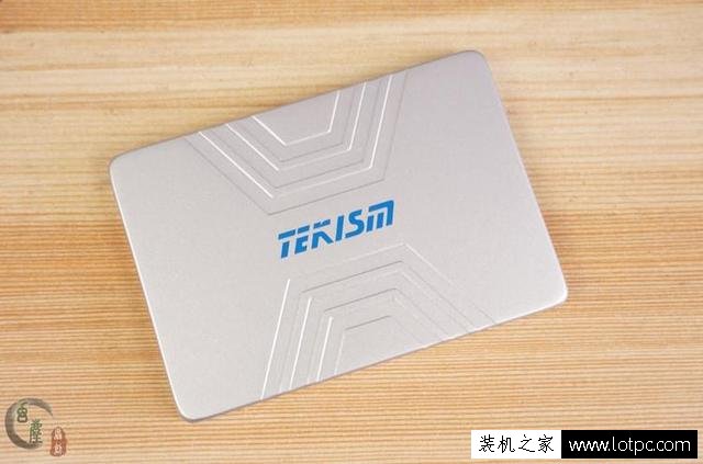 老主板只有SATA2接口！完全可以放心用，因為它對低端SSD的影響并不大
