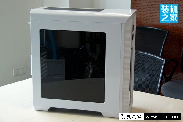 馬坦克機箱側透