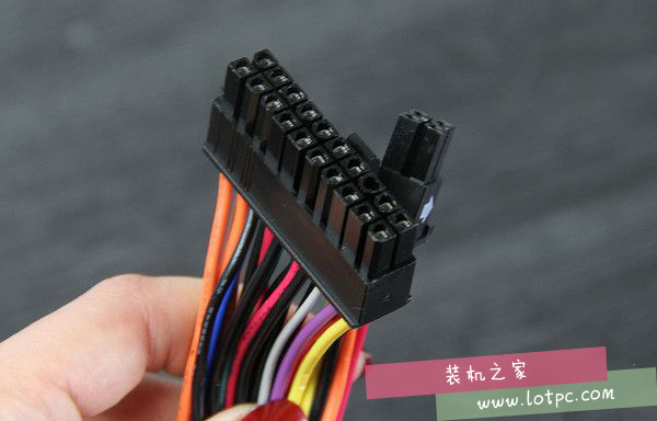 臺式電腦電源知識：認識電源線材包裹設計