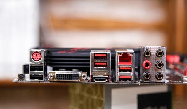 高性價比3A平臺 不足4500元銳龍R5-2600X配RX580游戲裝機配置推薦