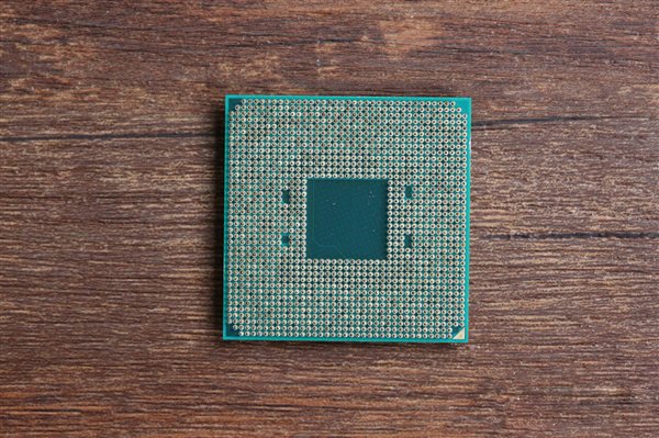 AMD二代銳龍Ryzen7 2700X內置核顯嗎 R7-2700/2700X要搭配顯卡嗎？
