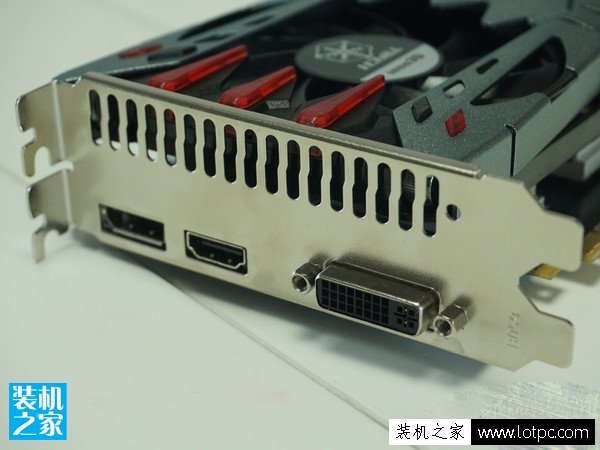 映眾GTX950冰龍版接口
