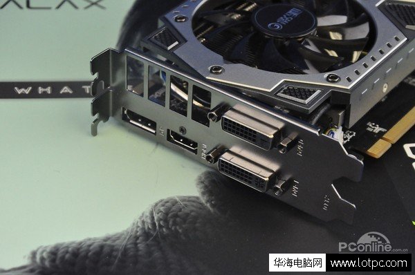 影馳GTX960骨灰黑將接口