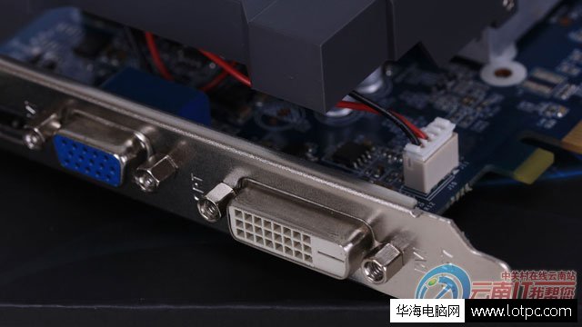 影馳GT730虎將顯卡接口