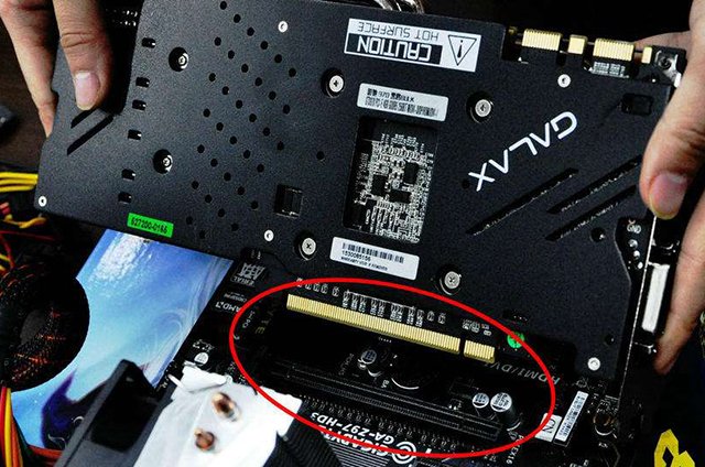 電腦顯卡花屏怎么辦？電腦獨立顯卡花屏的原因和解決方法