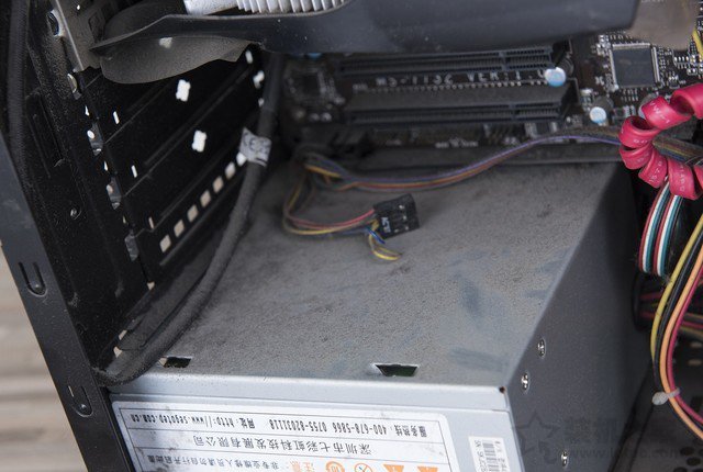 電腦清灰教程：電腦主機怎么清理灰塵？臺式電腦主機清理灰塵教學
