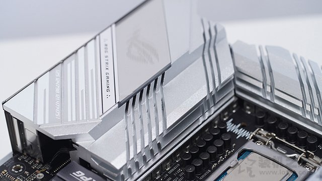 裝臺白色主題高端主機！11代i7 11900K配RTX3080Ti電腦配置方案