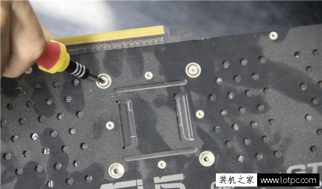 獨立顯卡怎么清理灰塵？手把手教你如何給臺式顯卡清灰