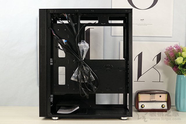 618抄底攢機好時節，i7 9700K+RTX2060S先馬易大師機箱裝機作業！