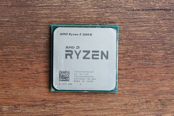 AMD全新二代銳龍Ryzen5 2600X盒裝自帶CPU散熱器嗎？
