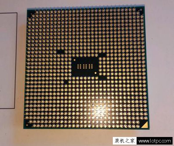 AMD CPU及CPU散熱器的安裝方法 AMD的處理器與風扇安裝圖解教程
