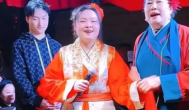 “王婆”換人后節目熱度不減 "王婆"換人是否影響景區人氣？