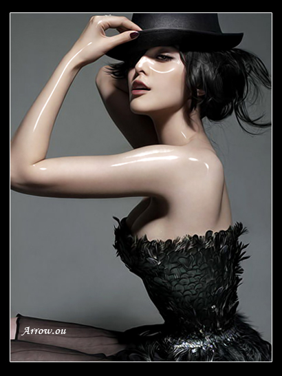 photoshop教程:塑膠油光皮膚的美女_webjx.com